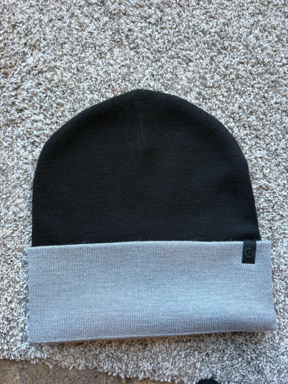 lululemon athletica Men’s Black and Gray Fold Over Beanie